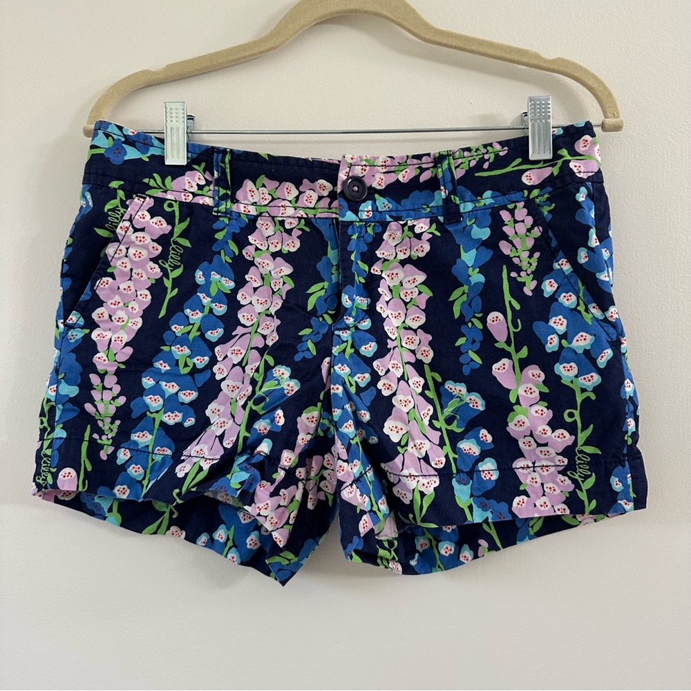 Lilly Pulitzer. Size 2. Flower shorts.